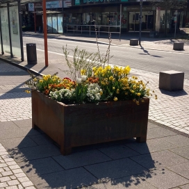 Blumenkübel Bahnhofstrasse